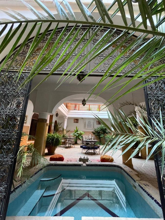 Riad La Caleche & Spa Marrakesh Exterior photo